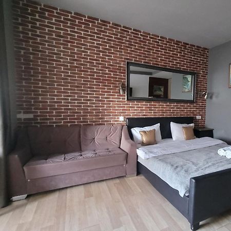 Mini Hotel On Demiivska 키예프 외부 사진