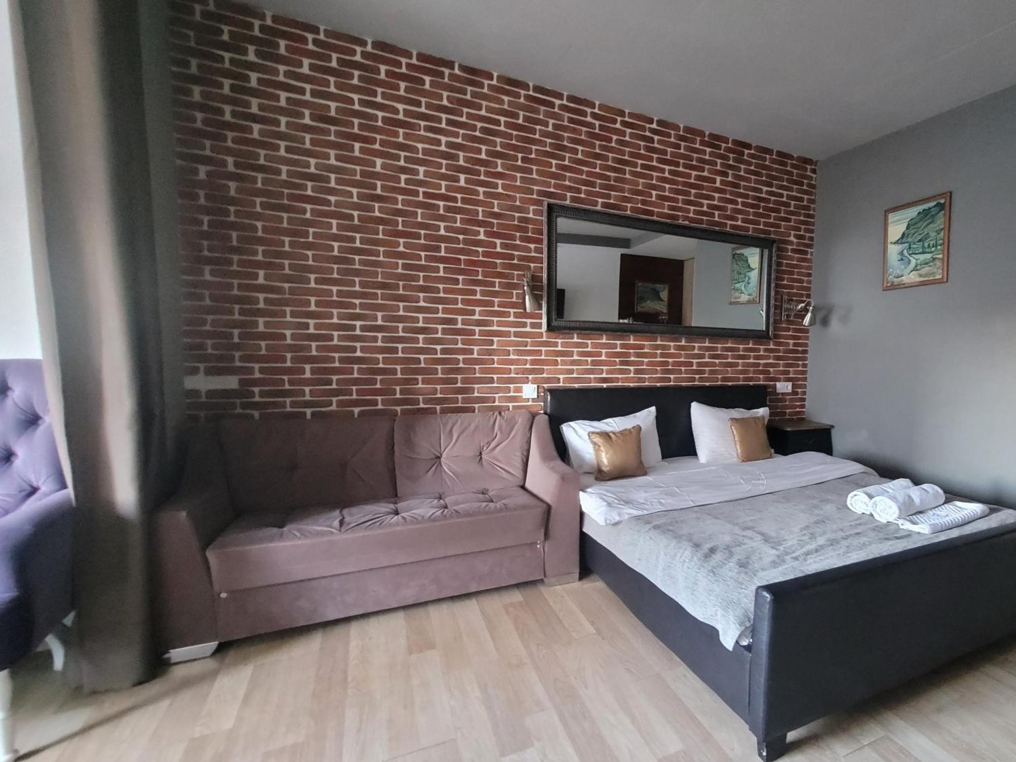 Mini Hotel On Demiivska 키예프 외부 사진
