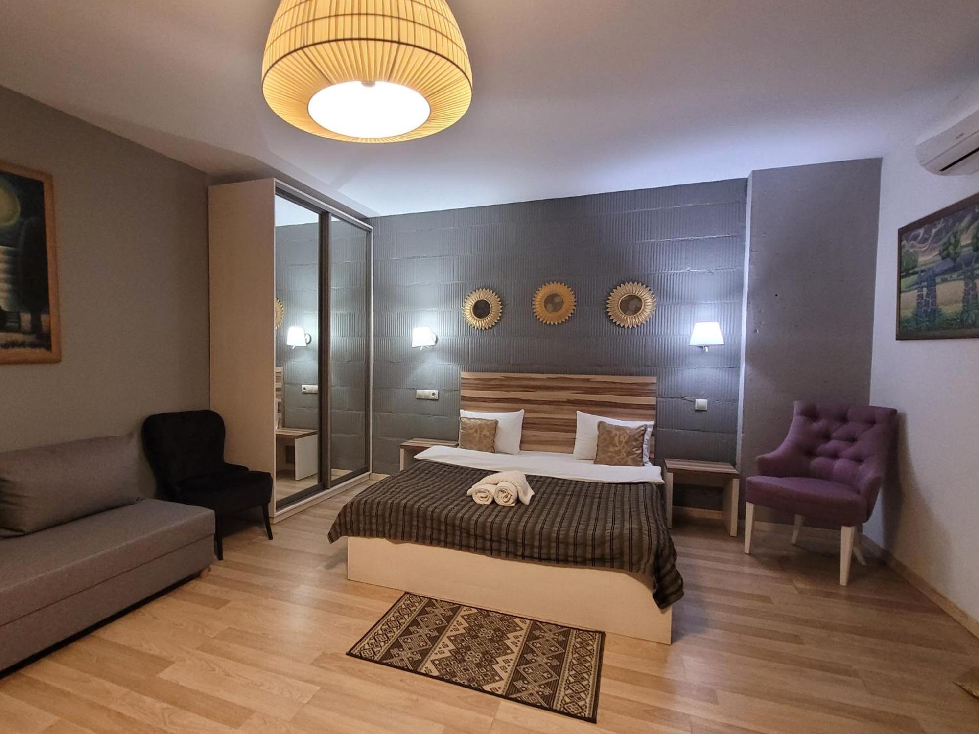 Mini Hotel On Demiivska 키예프 외부 사진