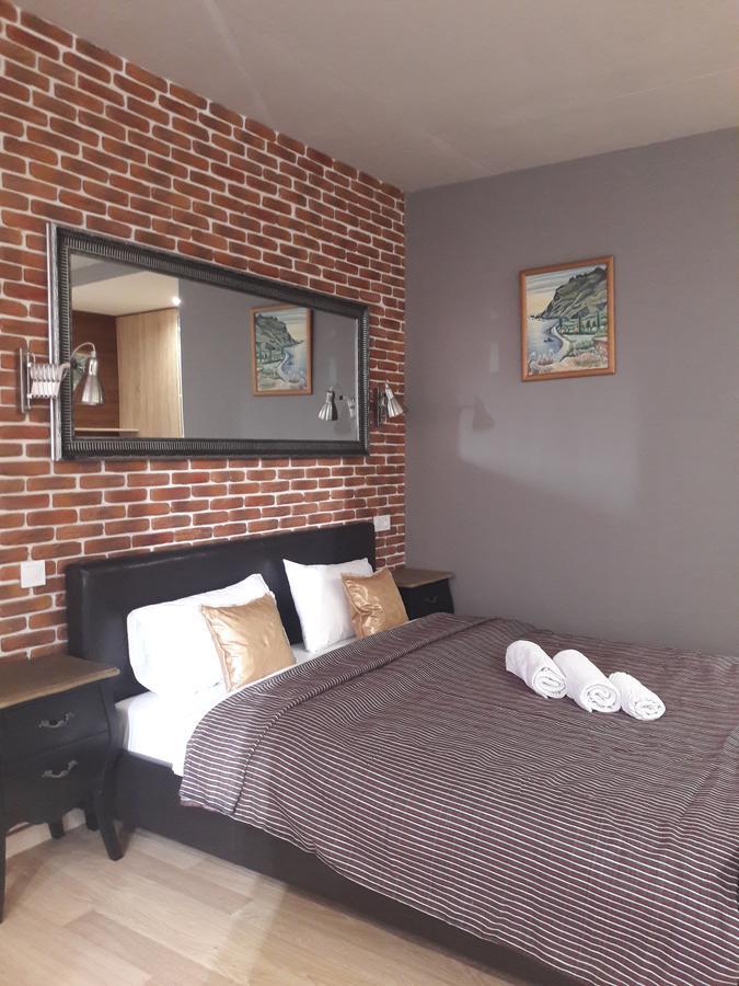 Mini Hotel On Demiivska 키예프 외부 사진