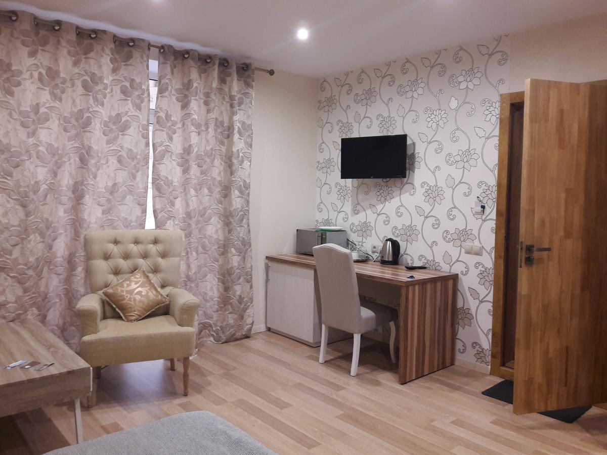 Mini Hotel On Demiivska 키예프 외부 사진
