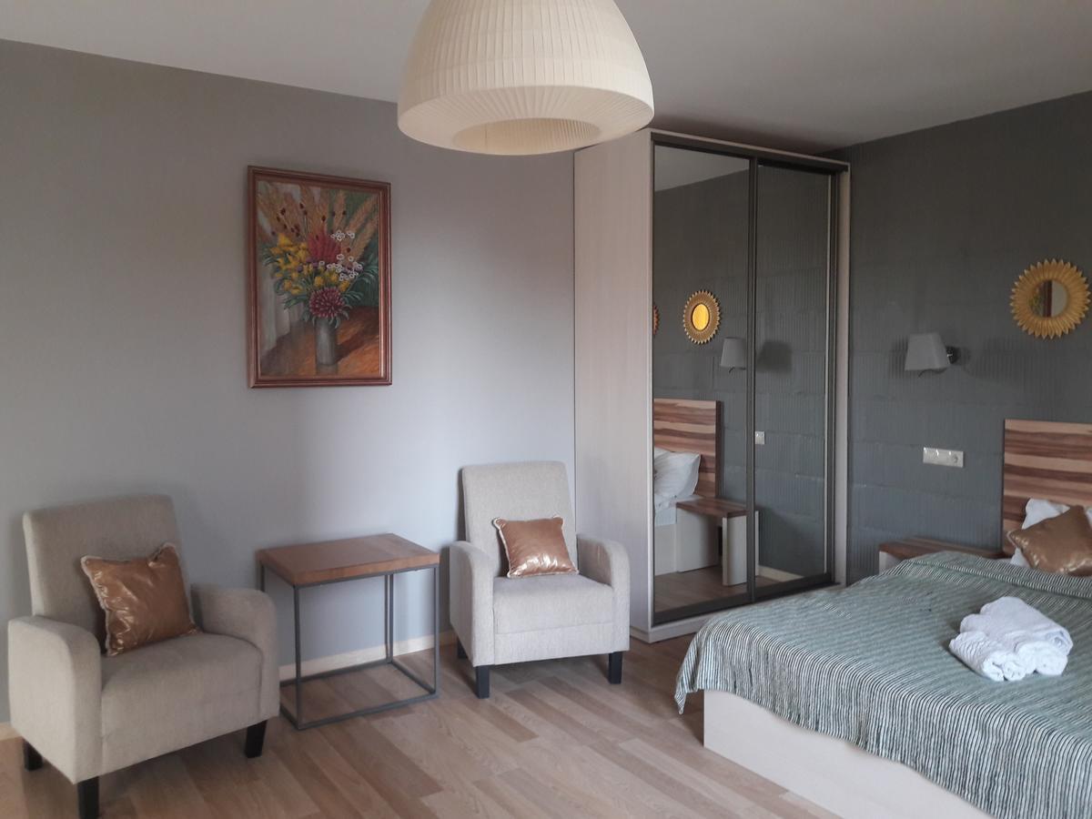 Mini Hotel On Demiivska 키예프 외부 사진